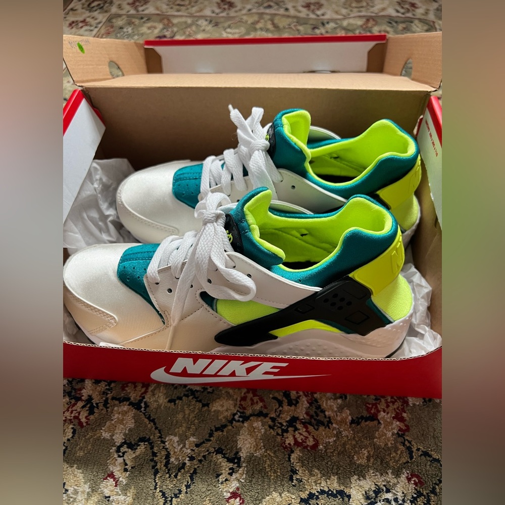 NIKE HUARACHE RUN (GS) Nike Air
Phantom/Volt/Bright Spruce Size Y7 - Picture 10 of 10